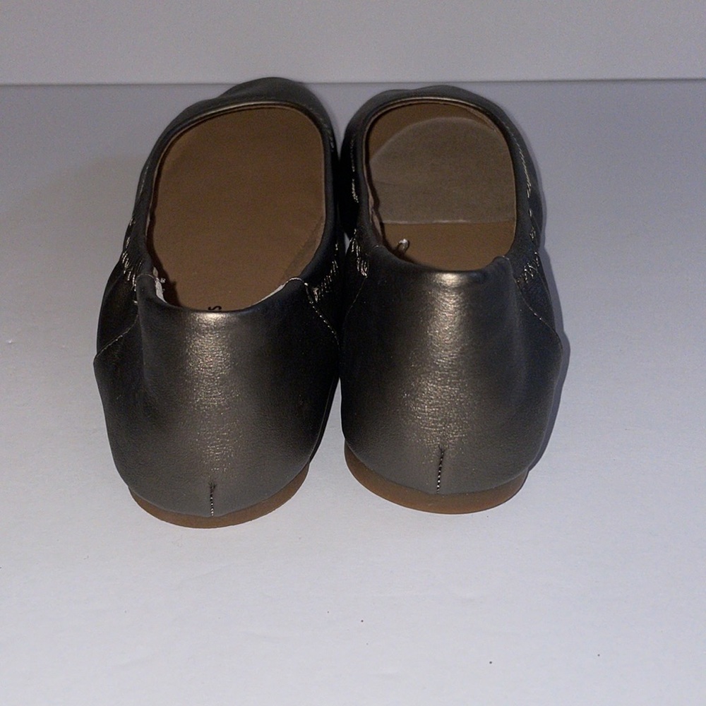 Amazon Essentials Metallic Flats - Picture 7 of 12